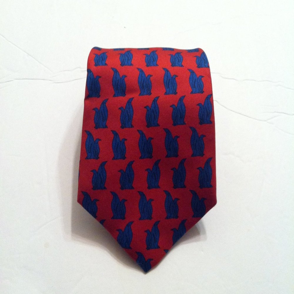 HARVIE & HUDSON MEN'S NEW RED 100%SILK TIE  WIDTH: 3 3/4"  MADE IN ENGLAND